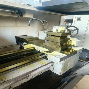 Tour à métaux manuel d'occasion avec kit d'outils complet et peu d'heures de fonctionnement - Product Image 2