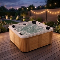 Baignoire autoportante élégante avec forme ergonomique intérieure, baignoire à remous pour hôtel de luxe et spa, design de salle de bain