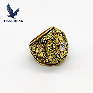 Anillo de Campeonato Réplica Premium de los New York Mets de <span class=keywords><strong>1986</strong></span>, en Aleación, con Cristales y Diamantes de Imitación - Product Image 4