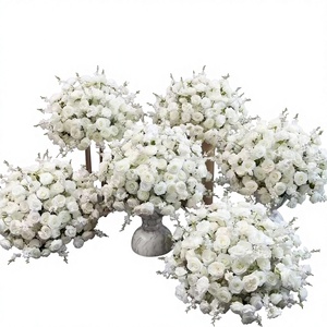 Roses artificielles en soie blanches de haute qualité, design asymétrique brisé, boule de fleurs pour décoration de mariage - Product Image 1