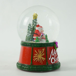100mm LED noël pain d'épice maison <span class=keywords><strong>boule</strong></span> à <span class=keywords><strong>neige</strong></span> résine artisanat décoration <span class=keywords><strong>de</strong></span> la maison avec lumière musicale eau <span class=keywords><strong>boule</strong></span> <span class=keywords><strong>de</strong></span> <span class=keywords><strong>neige</strong></span> - Product Image 6