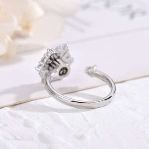 Snowflake Ring Women's Open Six Pointed Star Rotating Diamond Jewelry Gift - Product Image 3