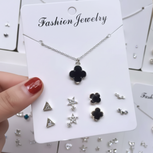 Trending stile coreano minimalista farfalla orecchini di cristallo per le donne e le ragazze vendita calda all'ingrosso - Product Image 1