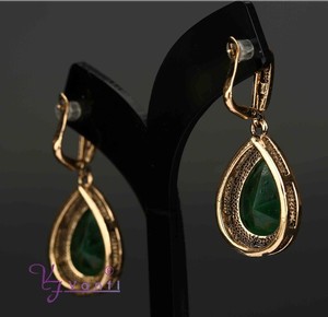 VANFI Damen <span class=keywords><strong>Gold</strong></span> Ohrringe Halskette Ring <span class=keywords><strong>Set</strong></span> mit Jade Green Main Stone Drop Typ für Partys Jubiläen aus Legierung - Product Image 3
