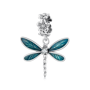 Amuleto de libélula plateado con alas de esmalte azul y circonita, colgante clásico de insecto para regalo unisex. - Product Image 1