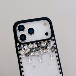 Coque de téléphone transparente élégante pour filles avec chaîne de perles et dos en cristal clair pour iPhone 13 14 15 16 17 Pro Max - Product Image 3