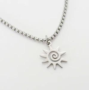 <span class=keywords><strong>Collar</strong></span> con colgante de <span class=keywords><strong>sol</strong></span>, <span class=keywords><strong>collar</strong></span> de <span class=keywords><strong>sol</strong></span>, <span class=keywords><strong>collar</strong></span> de <span class=keywords><strong>sol</strong></span>, joyería sin deslustre, abalorio de <span class=keywords><strong>sol</strong></span> dorado, collares chapados en oro - Product Image 5