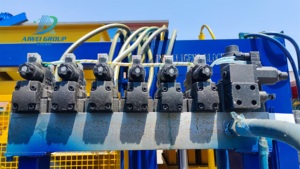 Aiwei <span class=keywords><strong>QT</strong></span> 8-15 hoàn toàn tự động thủy lực rỗng xi măng gạch Máy làm khối tạo thành máy để bán tại nhà máy Trung Quốc - Product Image 2