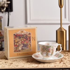 Service de <span class=keywords><strong>vaisselle</strong></span> en céramique de style européen de luxe pour la décoration de mariage, assiettes en céramique, service de <span class=keywords><strong>vaisselle</strong></span> en céramique, fournitures hôtelières, <span class=keywords><strong>vaisselle</strong></span> élégante - Product Image 5