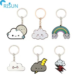 Groothandel Leuke Rainbow Cloud Sleutelhanger Aangepaste Logo Wolk Bliksem Zacht Email Sleutelhangers Glimlach Gezicht Gelukkig Cloud Sleutelhanger