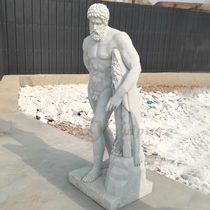 Escultura de Hombre Desnudo Griego Musculoso Tallada en Mármol Blanco Piedra en Venta - Product Image 2