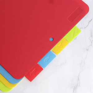 ชุดเขียงพลาสติกเกรดอาหาร 4 ชิ้น หนา 2 มม. ปลอดสาร BPA ใช้กับเครื่องล้างจานได้ พร้อมที่วาง - Product Image 4