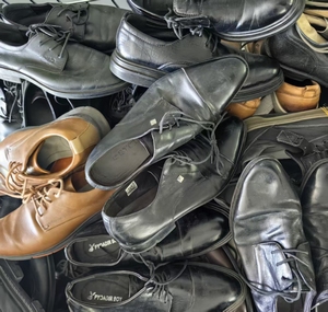 <span class=keywords><strong>Chaussures</strong></span> <span class=keywords><strong>d</strong></span>'affaires en cuir <span class=keywords><strong>d</strong></span>'<span class=keywords><strong>occasion</strong></span> pour hommes en bon état, mélangées à des <span class=keywords><strong>chaussures</strong></span> <span class=keywords><strong>d</strong></span>écontractées en cuir pour hommes, <span class=keywords><strong>chaussures</strong></span> de seconde main, <span class=keywords><strong>achat</strong></span> en balles - Product Image 4