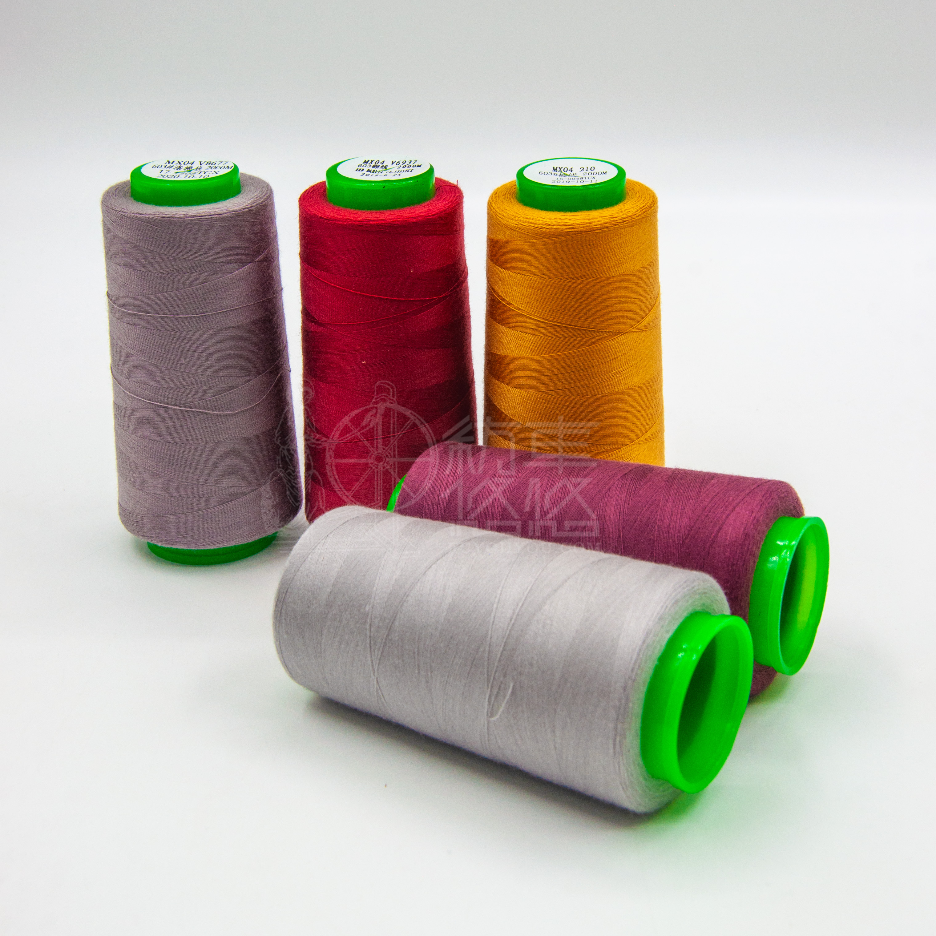 Recyceln Sie GRS Polyester-Nähgarn Oeko-tex 100 100% gesponnener Polyester-Näh faden für Kleidungs stickerei