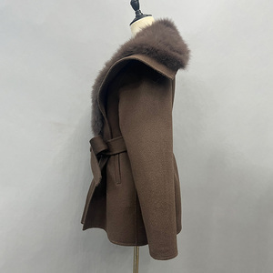 معطف نسائي فاخر من الصوف الحقيقي لشتاء 2026 معطف قصير دافئ أنيق مع حواف من فرو الثعلب الحقيقي - Product Image 2