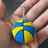 Porte-clés de basket-ball en PVC souple en gros, porte-clés 3D en caoutchouc, maillot de joueurs de l'équipe de basket-ball américaine, porte-clés en forme de maillot, stock important