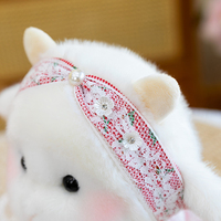 Peluche Mouton Rose Style Lolita avec Robe en Dentelle Florale, Bandeau Nœud Pastoral, Mini Jouet en Peluche Agneau, Décoration Animaux de la Ferme
