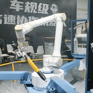 Cobot de 6 Ejes HWINT Económico para Enseñanza por Arrastre, Alimentación de Máquinas CNC, Carga de Bandejas e Inspección de Calidad de Piezas - Product Image 1