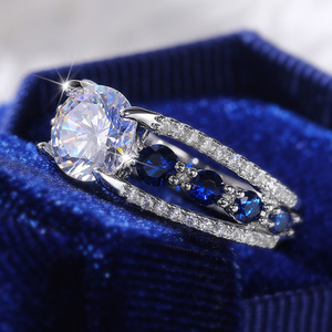 Anello Traforato di Colore Blu, Design Creativo per Donne - Product Image 3