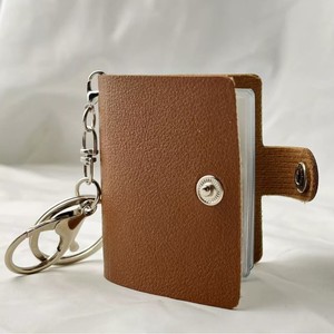 <span class=keywords><strong>Mini</strong></span> album <span class=keywords><strong>photo</strong></span> <span class=keywords><strong>porte</strong></span>-clés personnalisé en cuir PU et PVC de 3,5 cm x 5 cm - Product Image 1