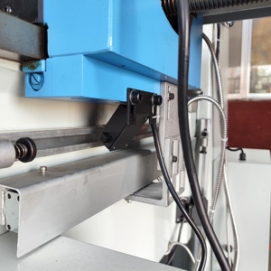 Fraiseuse verticale à queue d'aronde X6325B, machine de fraisage universelle verticale et horizontale de moyenne capacité pour atelier métallurgique - Product Image 5