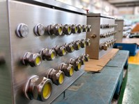 Boîtier de contrôle antidéflagrant en acier inoxydable pour pétrole et gaz, IP66 CE25 AC220V, panneau de distribution d'énergie et d'éclairage pour zones dangereuses
