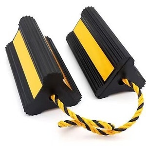 Dispositivo antirrodadura de goma amarilla Ronda Car Parking Chock para camiones y automóviles - Product Image 4