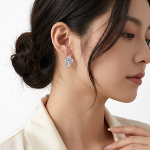 ต่างหูเงินแท้ 925 ประดับมอสซาไนต์ VVS1 ชุบทองคำขาว 18K ป้องกันการแพ้ ได้รับการรับรองจาก GRA แบบหนีบ ทรงห่วง ดีไซน์ทันสมัย เหมาะเป็นของขวัญ - Product Image 2