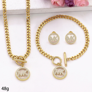 Nuovo Arrivo <span class=keywords><strong>Set</strong></span> di Collana con Lettera e Orecchini di Lusso in Acciaio Inossidabile Placcato Oro 18k con Zirconi, Gioielli di Design da Donna - Product Image 1
