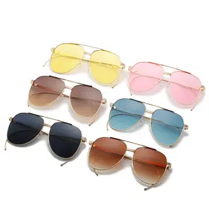 2024 New Fashion Women's Sunglasses Summer Wear Metal Frame With Personality Silk Curved Foot