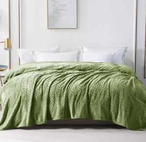 <span class=keywords><strong>Couverture</strong></span> en flanelle ultra douce et soyeuse à motifs de feuilles, luxueusement chaude pour canapé, lit, décoration intérieure vert éclatant pour toutes les saisons - Product Image 4