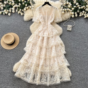 Robe longue en dentelle style français pour femme, taille haute, coupe étagée, pour l'été, élégance mondaine - Product Image 2