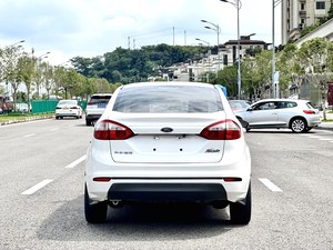 Berline d'occasion abordable Ford <span class=keywords><strong>Fiesta</strong></span> 2013 1.5L 5MT LHD 110CV Coffre 470L ESC Standard Voiture d'occasion fiable pour l'exportation - Product Image 6