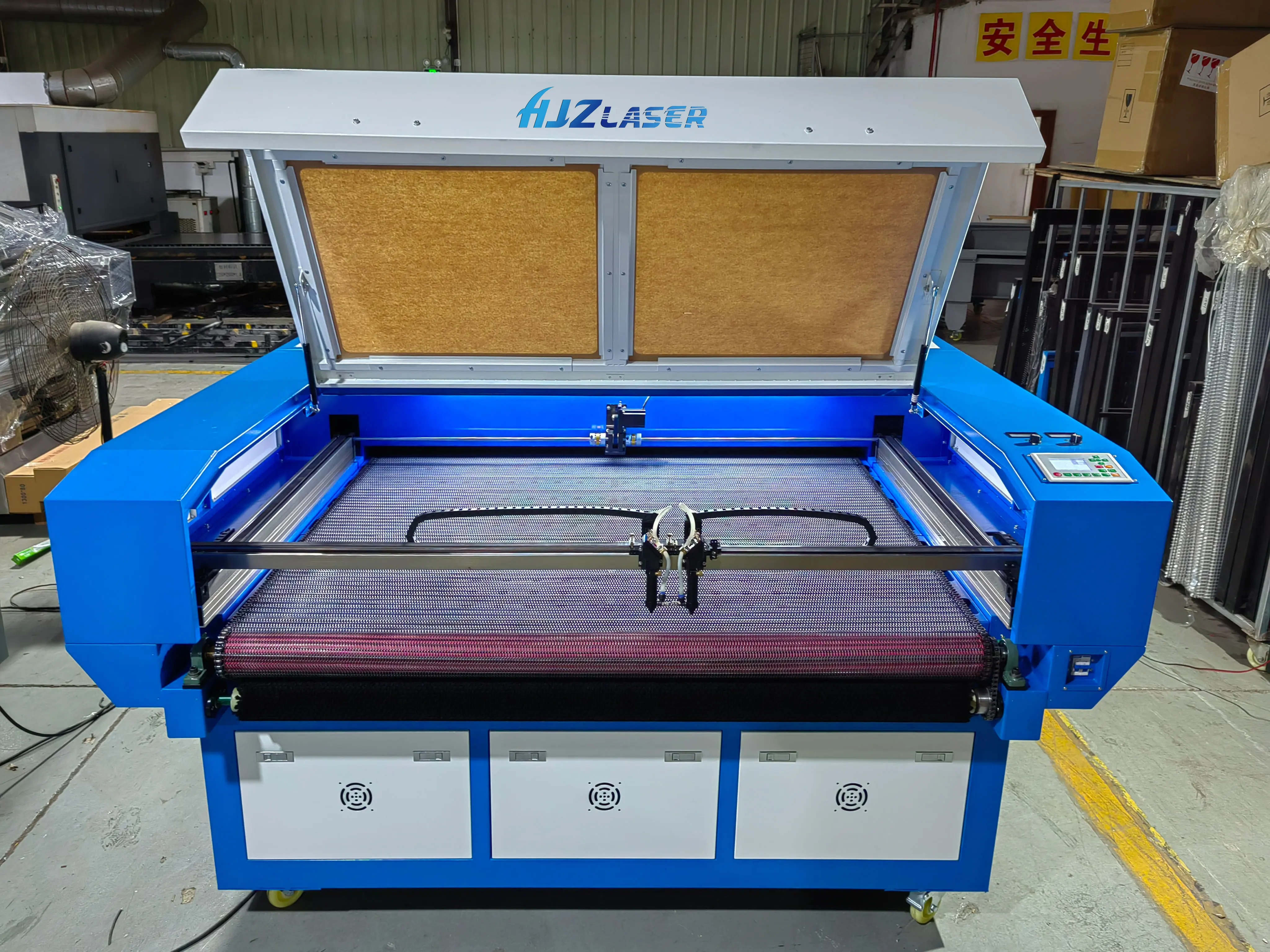 ماكينة القطع بالليزر CO2 CNC لأحجية الخشب والورق المطاطي والجلد عالية الدقة برؤوس مزدوجة