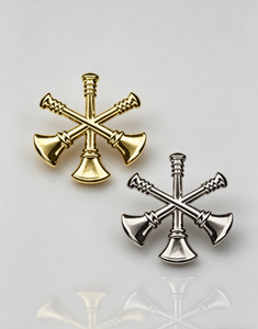 เข็มกลัดโลหะรูปทรงแตรสามดอกไขว้แบบกำหนดเอง รุ่น 3D Divison Chief ชุบทอง/นิกเกิล ทำจากโลหะผสมสังกะสี สำหรับของที่ระลึกและเครื่องแบบ - Product Image 4