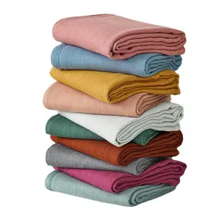 Pabrik seluruh penjualan OEM kustom Logo lembut 70% bambu 30% katun 2 lapisan kain kasa selimut bungkus untuk bayi