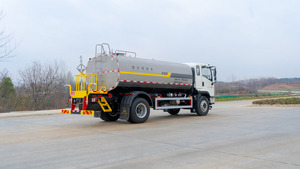 Camión Cisterna de Alta Calidad con Motor Diésel Shacman X9 de 15000L, Bomba de Agua, Emisión Euro 6 para Minería, Construcción y Trabajo en Altura - Product Image 5