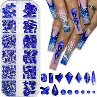 12 grilles de strass pour ongles en verre, thème Noël, bleu diamant, 3D, rouge et vert, formes irrégulières et rondes, tailles mixtes, pour décoration de Noël