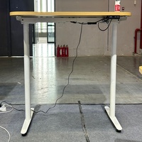 Cadre de bureau électrique en métal réglable en hauteur ajustements transparents durabilité colonne ronde poste de travail à deux étages base élévatrice