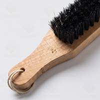Mini brosse à chaussures en bois avec poils de cheval, outil écologique brun pour éliminer la poussière et cordon de suspension