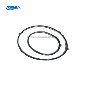 อะไหล่รถยนต์ขายส่ง วงแหวนตกแต่งไฟหน้าชุบโครเมียม สำหรับ Bentley Bentayga 2020 มือสองของแท้ - Product Image 3