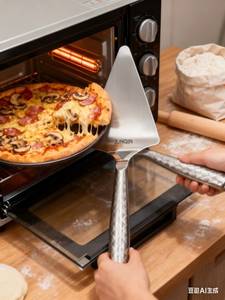 قطاعة بيتزا من الفولاذ المقاوم للصدأ من جونكين، عالية الجودة ومتينة وصديقة للبيئة، أداة يدوية متعددة الوظائف ومحمولة لتقطيع الجبن، آمنة للغسل في غسالة الأطباق - Product Image 4