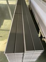 Plafond en PVC noir mat ou brillant, laminé, imperméable et résistant à l'humidité, panneau décoratif en PVC pour plafonds intérieurs.
