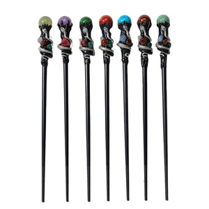 Baguette magique en cristal artisanale avec des pierres précieuses en aventurine verte et en cristal blanc pour le cosplay, les sorcières et les sorciers - Product Image 3