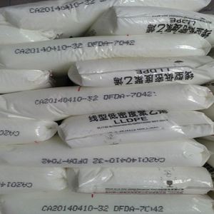 ผู้ผลิตพลาสติก LLDPE M500026 เกรดเงาสูง วัตถุดิบเม็ดพลาสติก LLDPE บริสุทธิ์ สำหรับชิ้นส่วนยานยนต์ - Product Image 4
