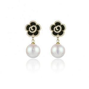 Boucles d'oreilles en perles pour femmes, tendance, pour les soirées, plaquées or 14 carats, de haute qualité, souvenir, sur mesure, forme de queue de poisson, goutte d'eau - Product Image 5