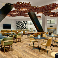 Fauteuils de restaurant d'hôtel de luxe, meubles en bois de chêne, cadre en bois, coussin, chaise de restaurant et table, sièges de stand commerciaux