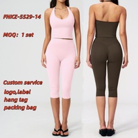 Ensemble de sport sexy pour femmes : débardeur dos nu à col en V et pantalon capri pour Pilates, yoga, gym et fitness
