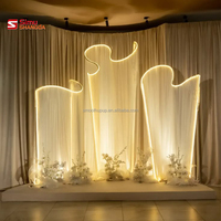 Nuevo Arco Curvo de Lujo para Escenario de Boda con Marco de Fondo y Luces LED Onduladas