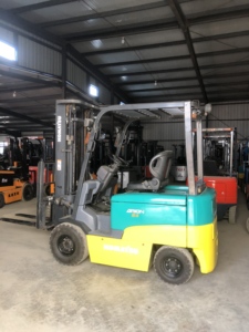 Montacargas Usado Komatsu de 2.5 Toneladas, Diésel, 4 Ruedas, Portátil, para Terrenos Difíciles, Maquinaria para Movimiento de Tierras, Gran Venta 2023 - Product Image 5